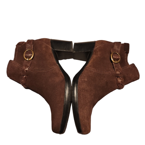 Clarks Brown Suede Ankle Boots Size 8½ - Picture 4 of 9